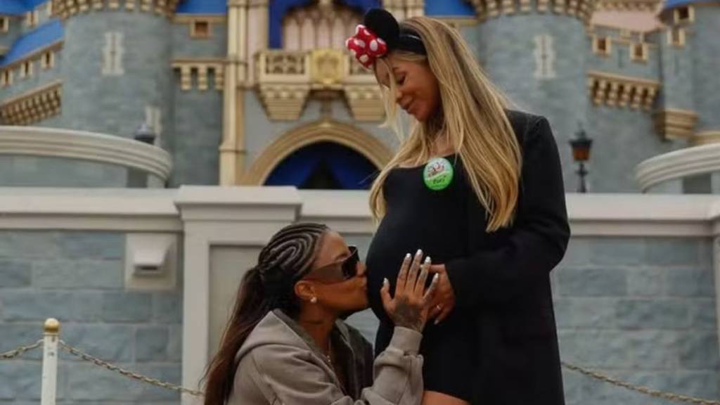 Ludmilla debocha de críticas sobre filha nascer em Miami