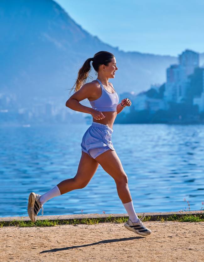Capa Veja Rio Ed. 2948 Dress code: influenciadora Dani Freire capricha nos looks para praticar o esporte