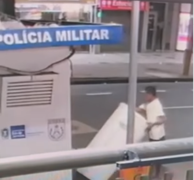 Como dupla de bandidos conseguiu furtar geladeira de cabine da PM