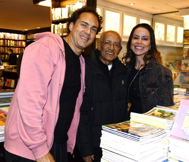 _DSC6401 Leandro Fregonesi , Renato Correa e Luciana Carvalho - Livro RODRIGO FAOUR - JUNHO 2025 - CG