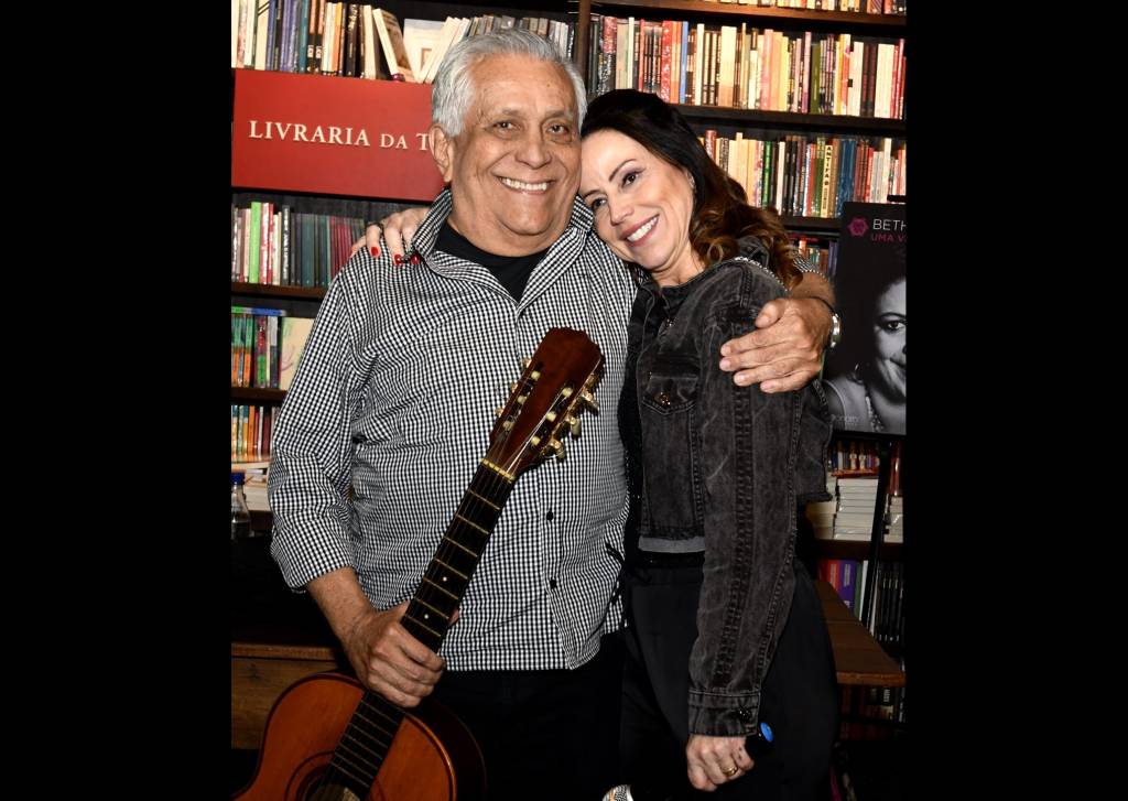 Roda de samba na Travessa de Ipanema em homenagem a Beth Carvalho