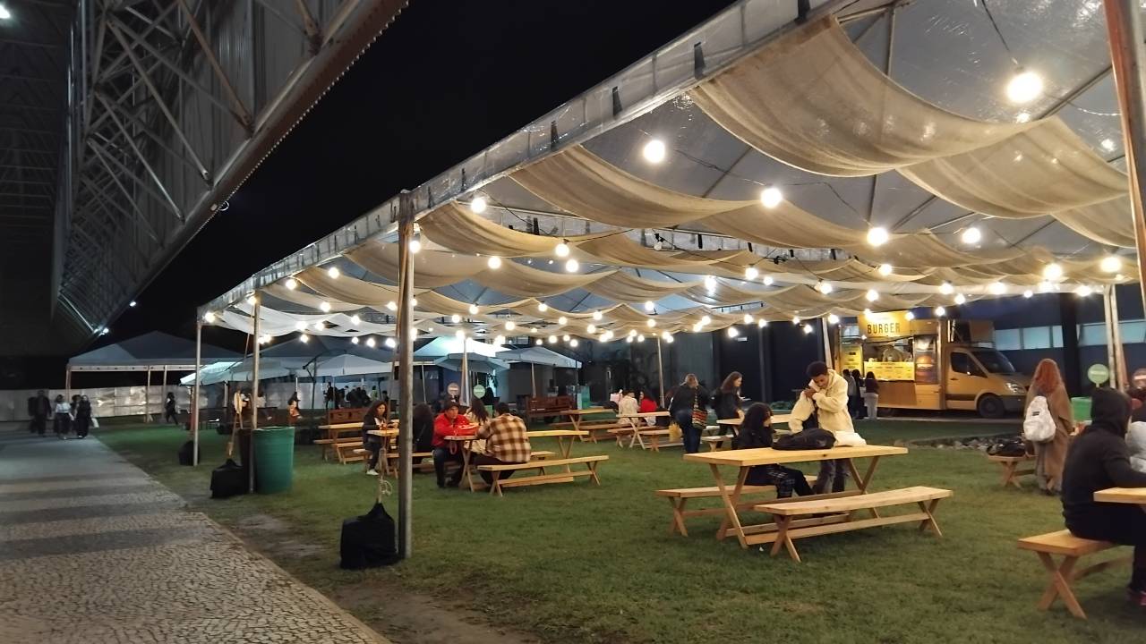 praca-de-alimentacao-bienal-livro