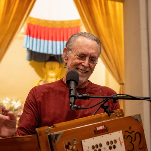 Em entrevista exclusiva, Krishna Das fala da sua turnê e vida espiritual