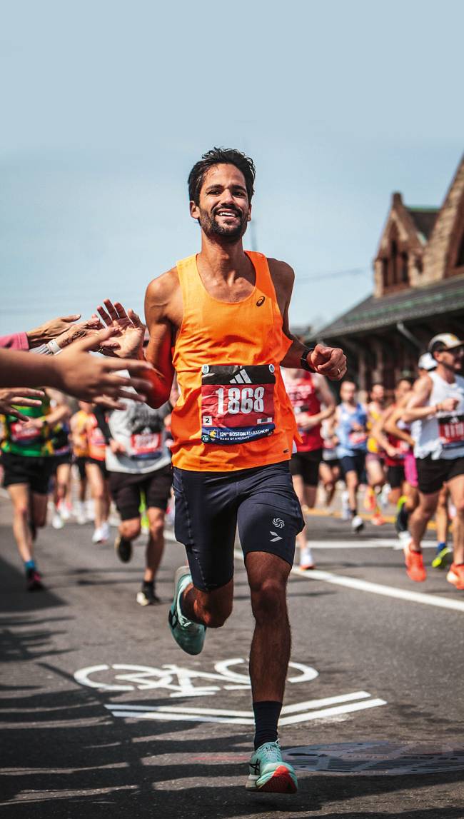 Pedro Arieta_Corredor da Maratona de Boston5.jpeg Corrida solidária: Pedro Arieta socorreu outro atleta na Maratona de Boston e viralizou nas redes sociais