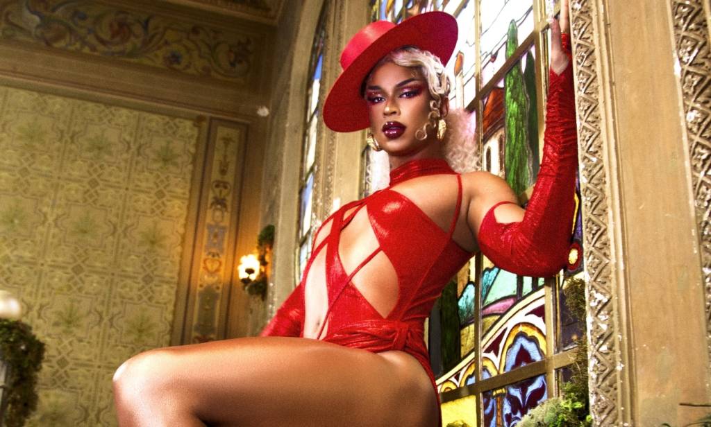 Lia Clark relembra início da carreira: “Não existia cena funk LGBT”