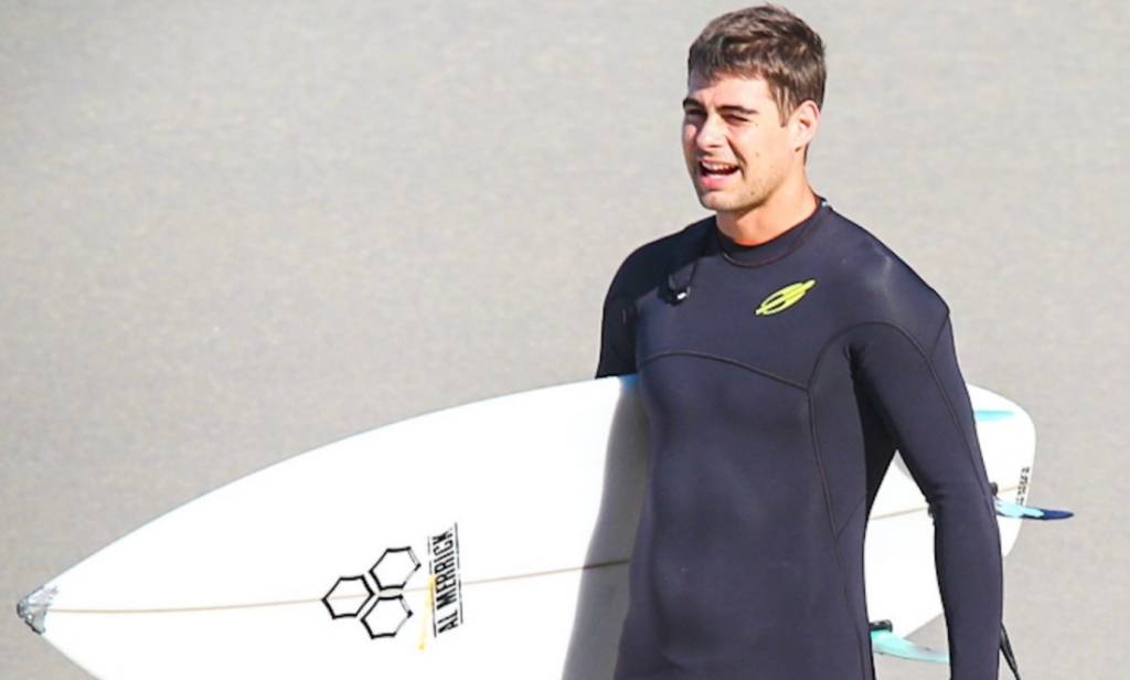 Tatá Werneck faz piada sobre foto de Rafa Vitti com roupa de surfe