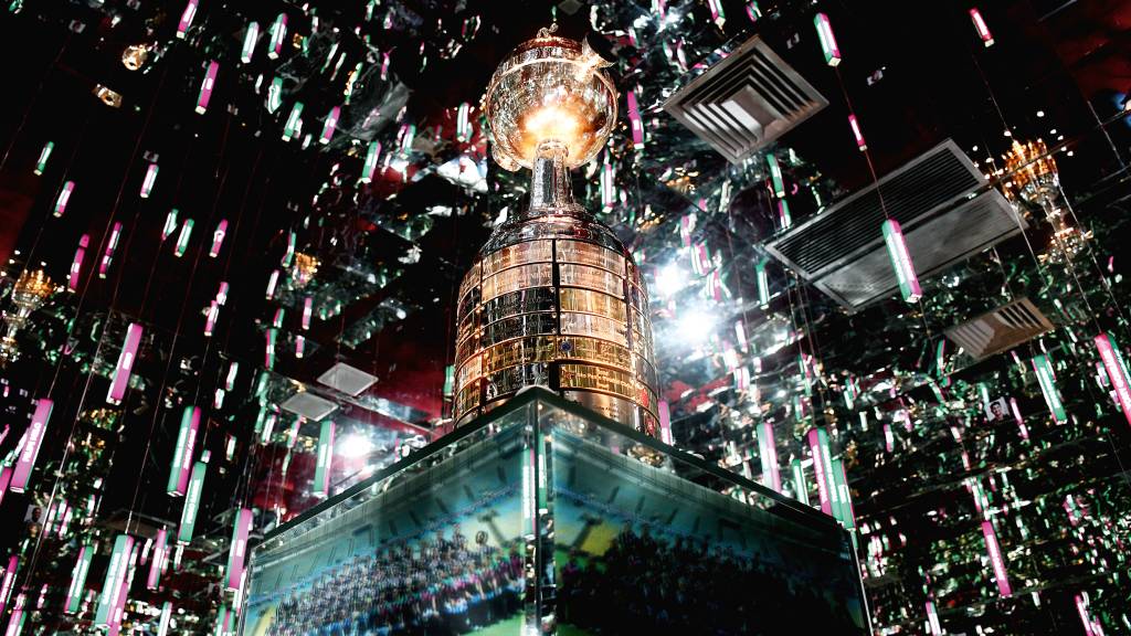 A do Mundial de Clubes ainda não veio, mas museu do Flu soma 150 taças