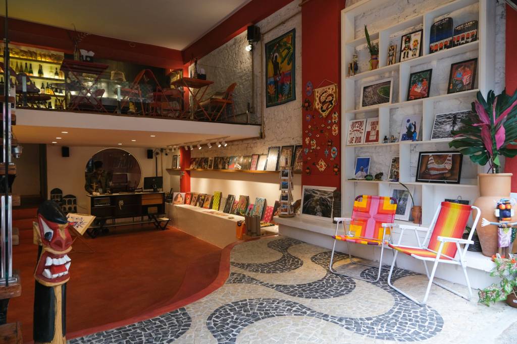 Borogodó em Santa Teresa: Loja Patuá reúne arte, vinil, literatura e café