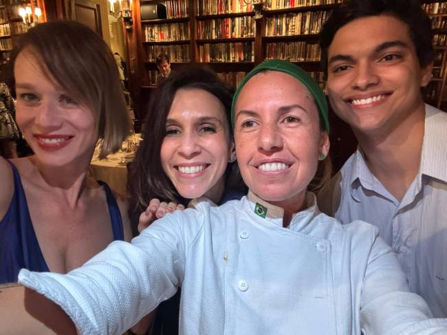 Mariana Ximenes, Sarah Oliveira, Morena Leite e João Eduardo Gama