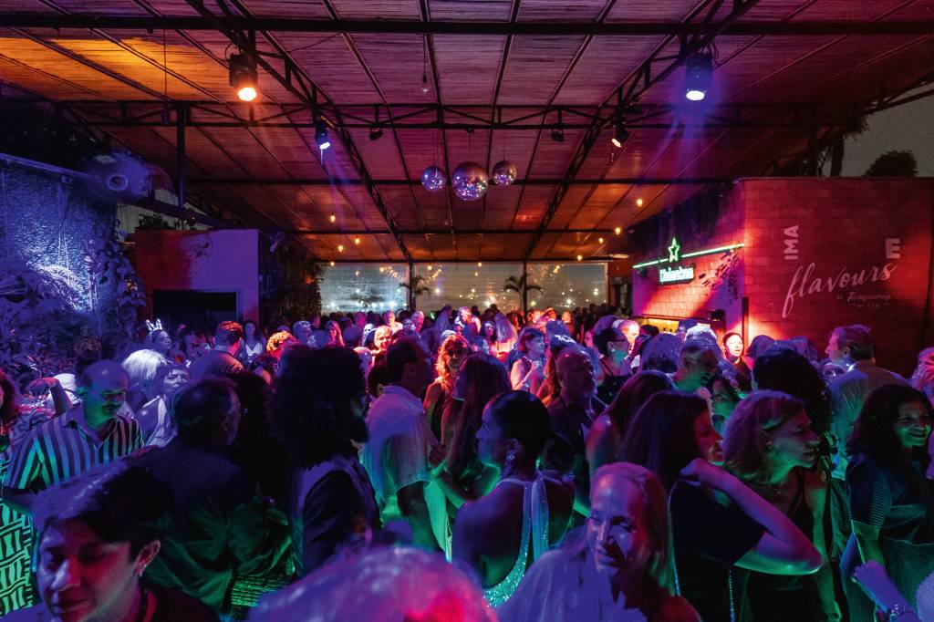 Cariocas 60+ provam que vigor, paquera e noitada não têm idade