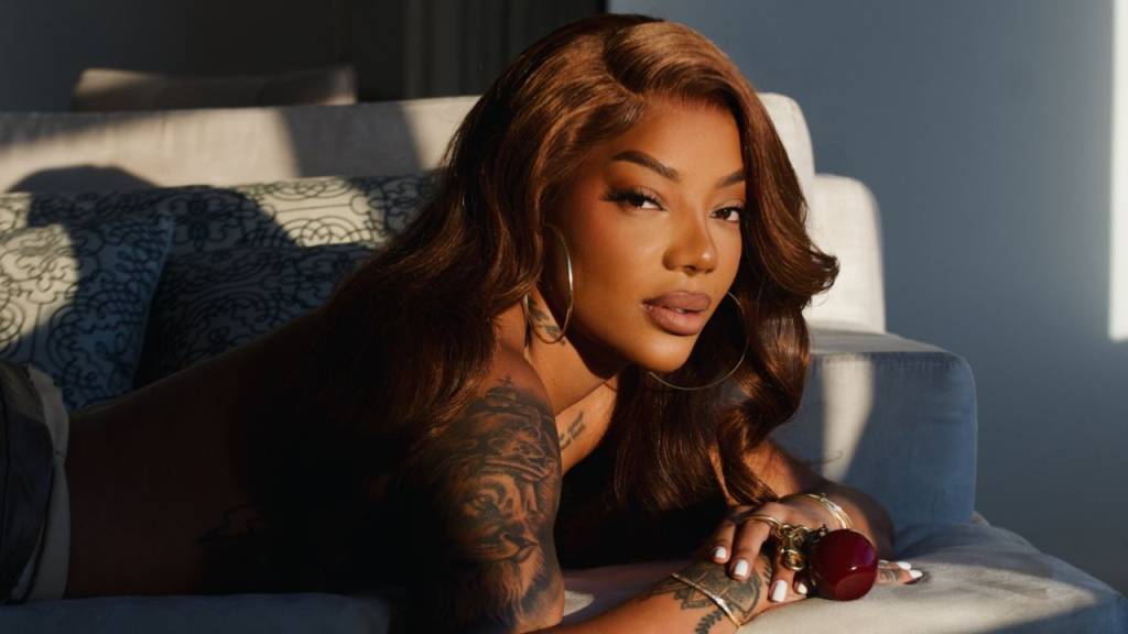 “O romance continua vivo”, diz Ludmilla sobre a maternidade