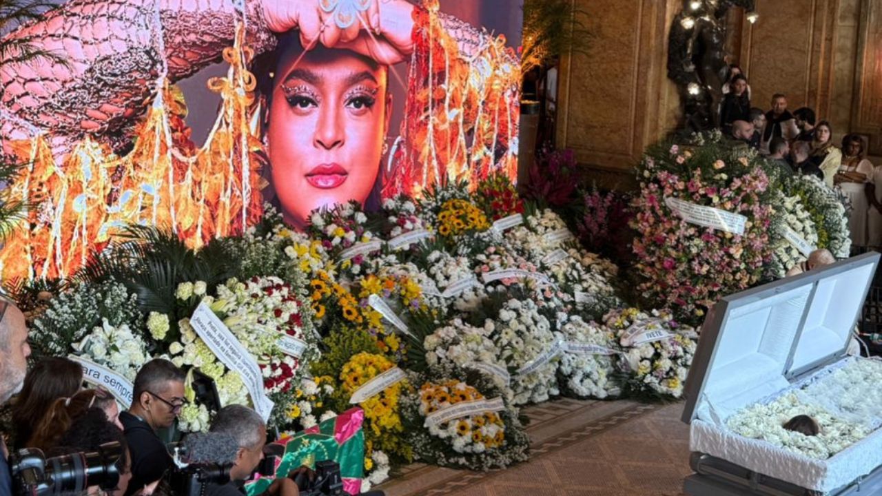 Velório de Preta Gil no Theatro Municipal emociona fãs, amigos e parentes