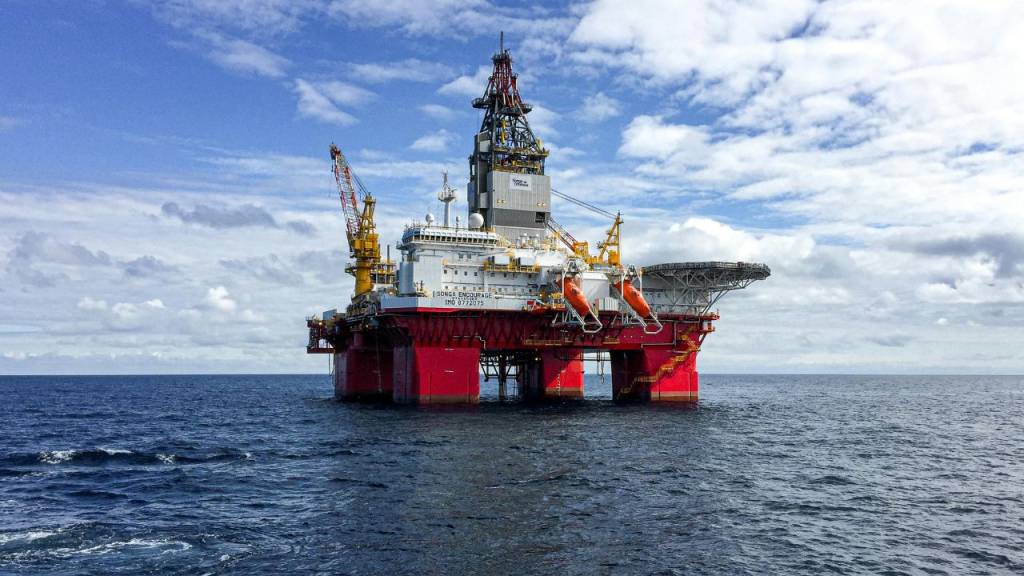 Bacia de Campos produz 570 000 barris de petróleo a cada dia