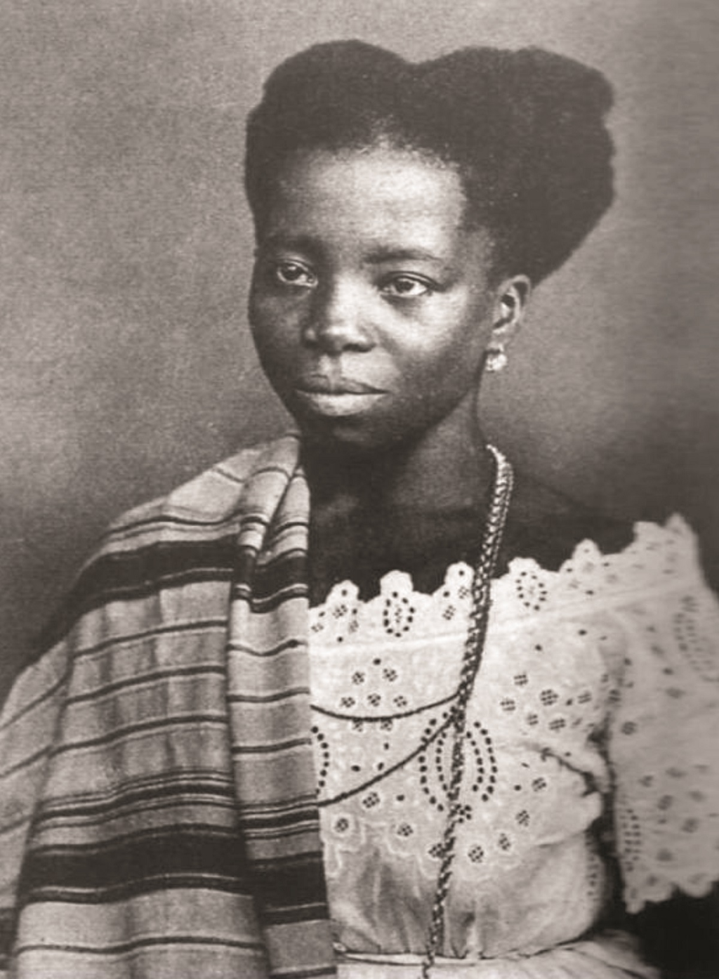 Nascida Hilária Batista de Almeida, em 1854, Tia Ciata arregimentava eventos que mesclavam cultura, dança e religiosidade