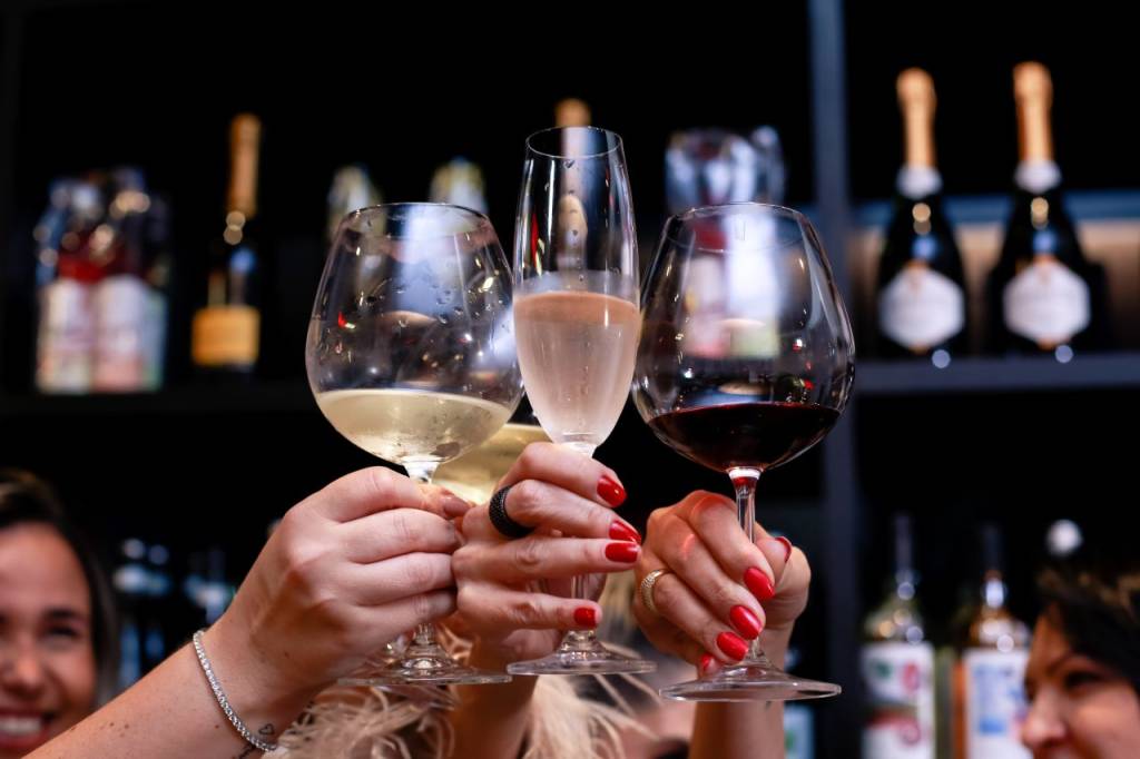 VINO – Rodízio de vinho 2-credDivulgacao vino-bar-vinhos