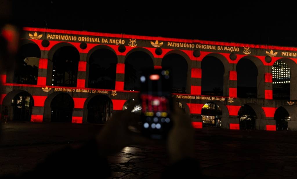 Entenda porque os Arcos da Lapa foram iluminados com as cores do Flamengo