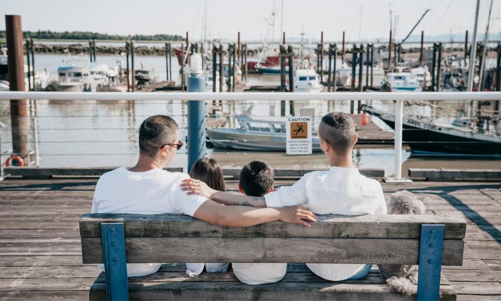 Evento debate sobre presença de famílias LGBT no turismo