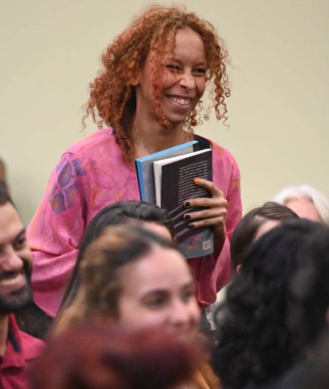 Kelly Corrêa, a estudante que ganhou um livro e contou uma história