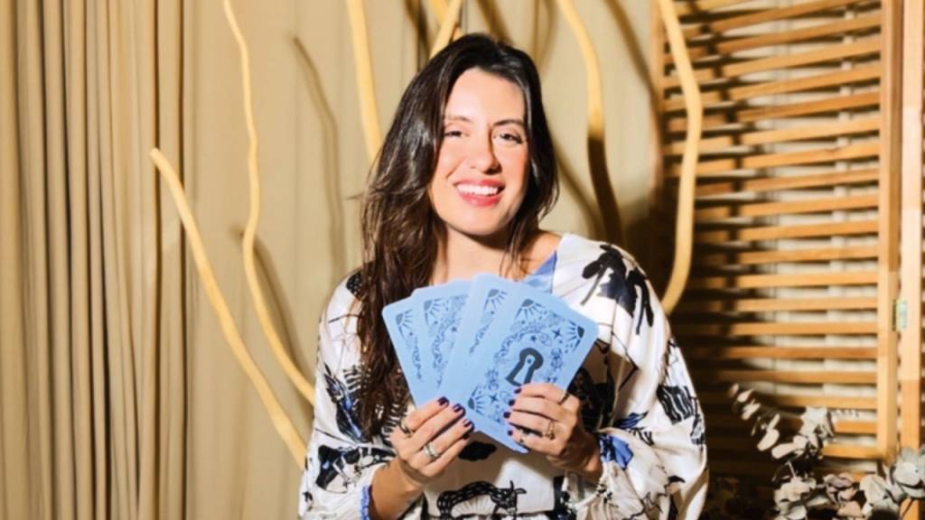 Cartas marcadas: das passarelas aos bares, tarô conquista os cariocas
