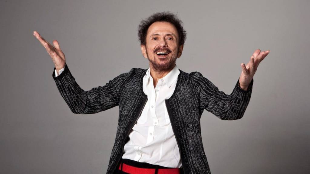 Irreverente e provocador, Tom Zé leva seu show para o Circo Voador