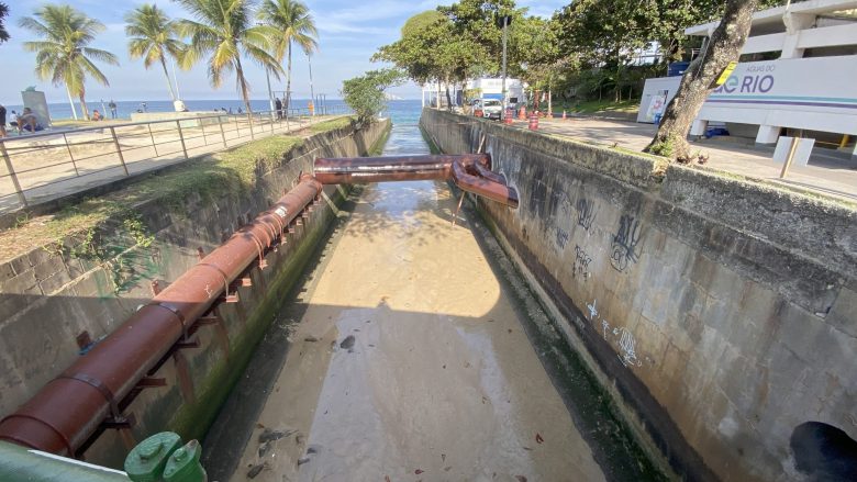 Após 50 anos, tubulação de esgoto para emissário de Ipanema é reformada 