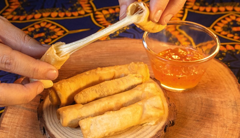 Reverências a sambas e petiscos no Bargaça