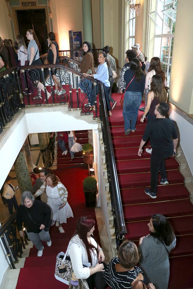A escadaria do Palácio movimentadíssima