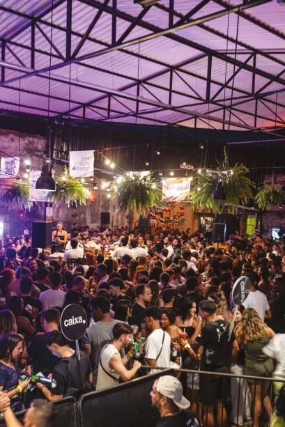 Capiberibe 27: Antiga fábrica deu lugar a quatro rodas de samba residentes, além de ateliês de arte Capiberibe 27: Antiga fábrica deu lugar a quatro rodas de samba residentes, além de ateliês de arte