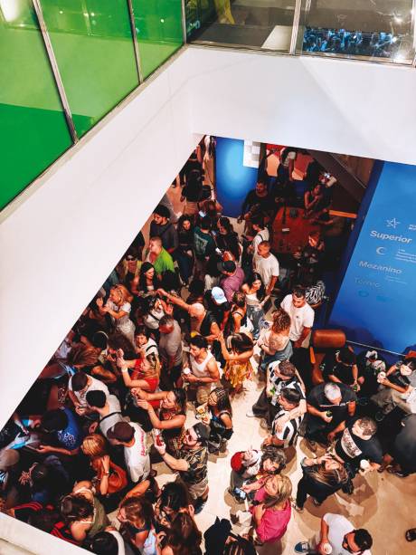 Ocupação Iboru: Galpão de Marcelo D2 e Luiza Machado tem festas, roda de samba, feira de vinil, sessão de cinema e exposição Ocupação Iboru: Galpão de Marcelo D2 e Luiza Machado tem festas, roda de samba, feira de vinil, sessão de cinema e exposição