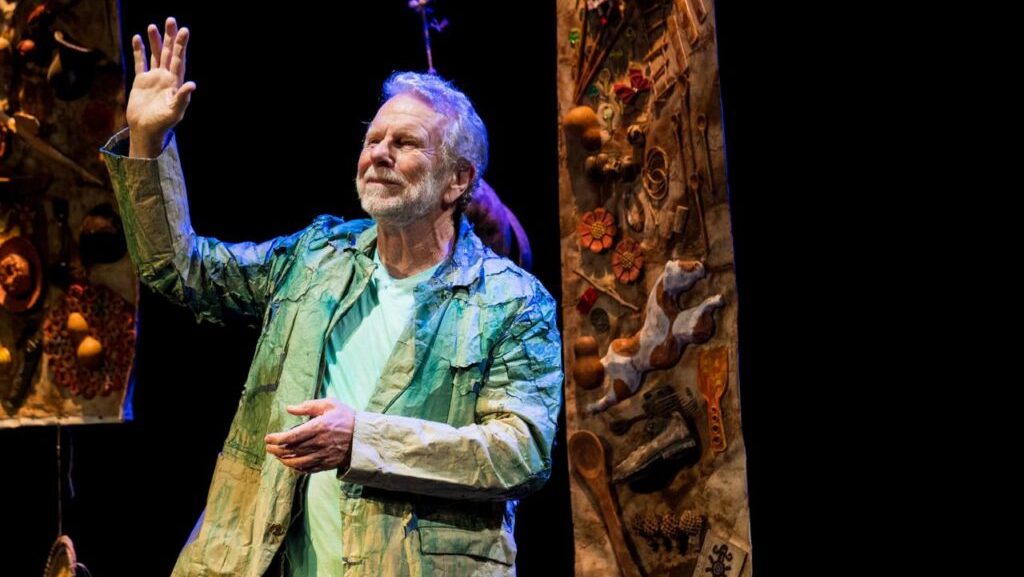 Jonas Bloch celebra sessenta anos de carreira com o monólogo Delírio