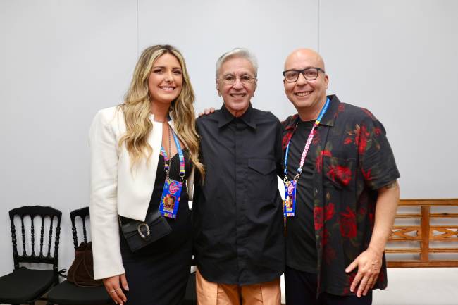 Caetano Veloso entre Andrea e Peck Mecenas