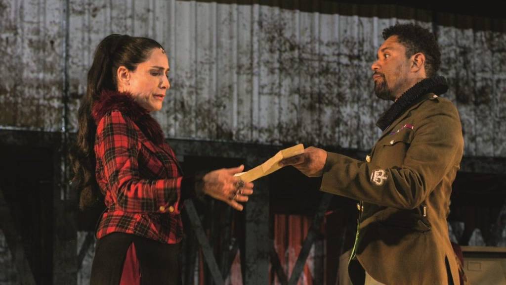 Virginia Cavendish é Mary Stuart em versão atual do clássico de Schiller