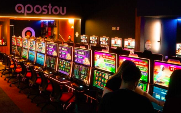 Clima de disputa: Paes vai vetar alvará para lojas com máquinas de apostas