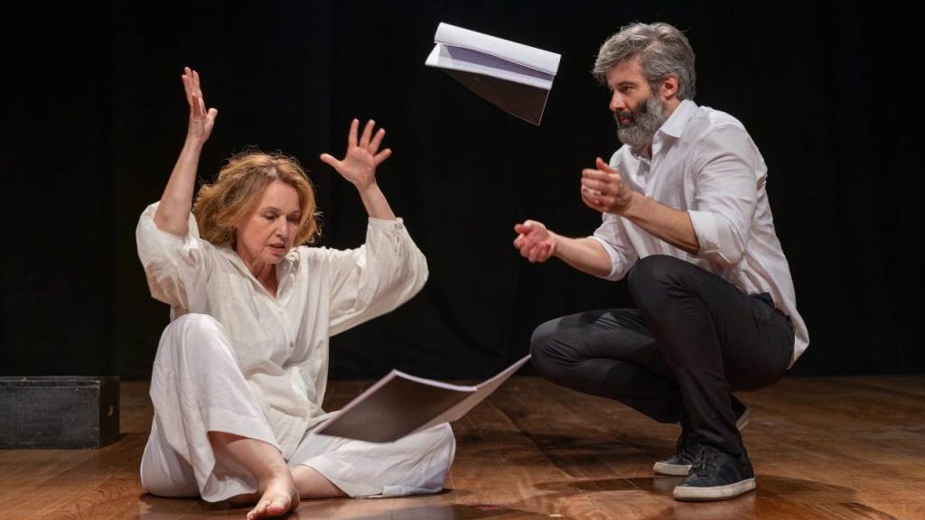 Estreia: espetáculo Terminal brinca com limites entre ficção e realidade