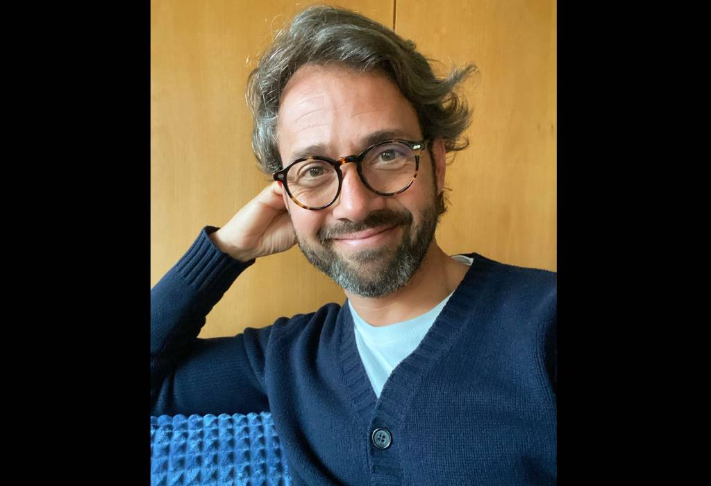 Hermés Galvão: “Construo um mosaico afetivo, ácido e atual sobre o Rio”