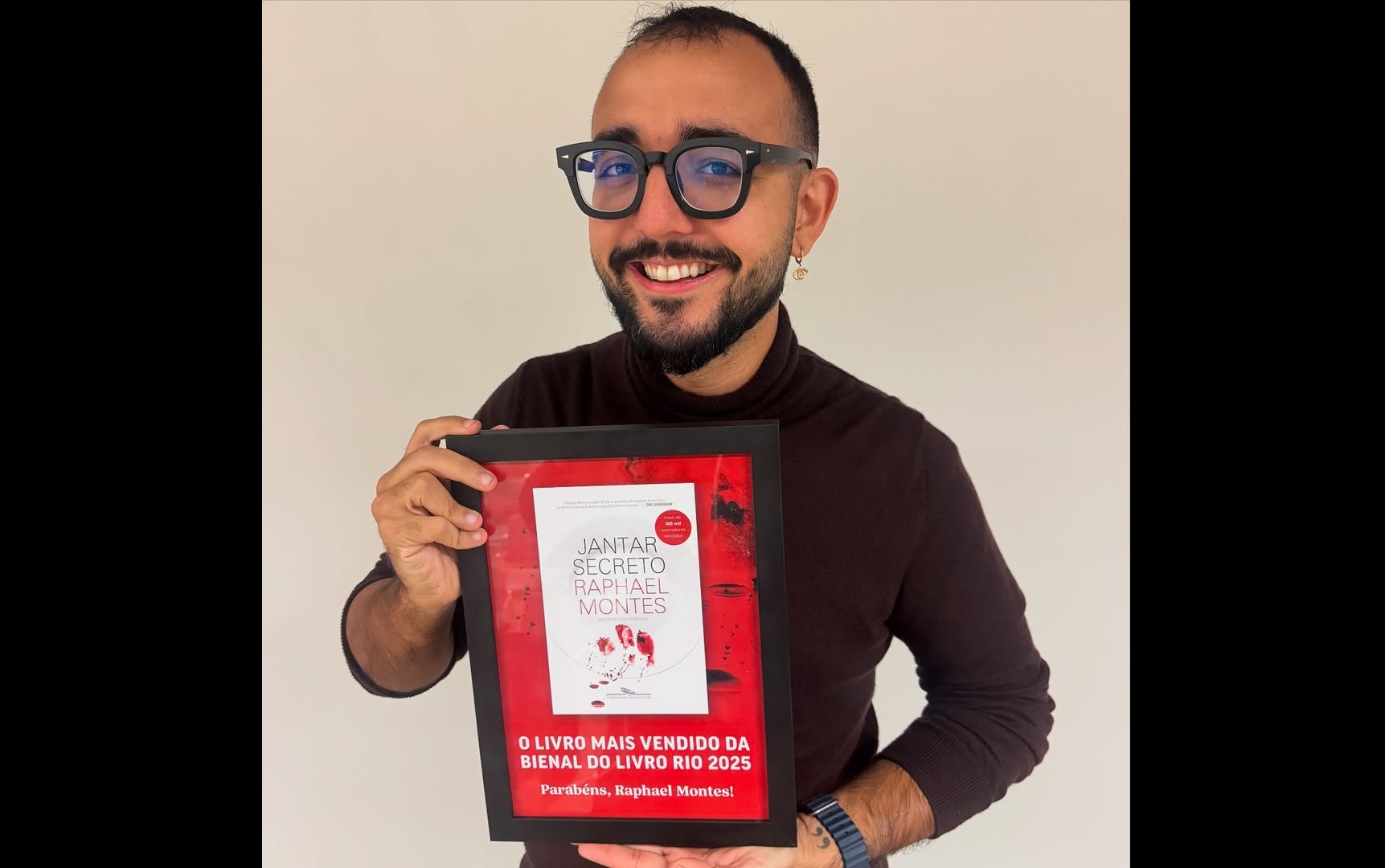 Alô, escritores! O TikTok quer publicar o seu livro!