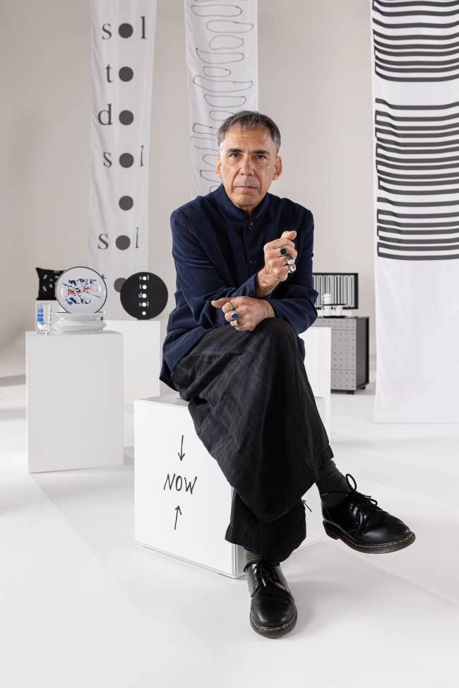 Coleção da Tok&Stok assinada por Arnaldo Antunes