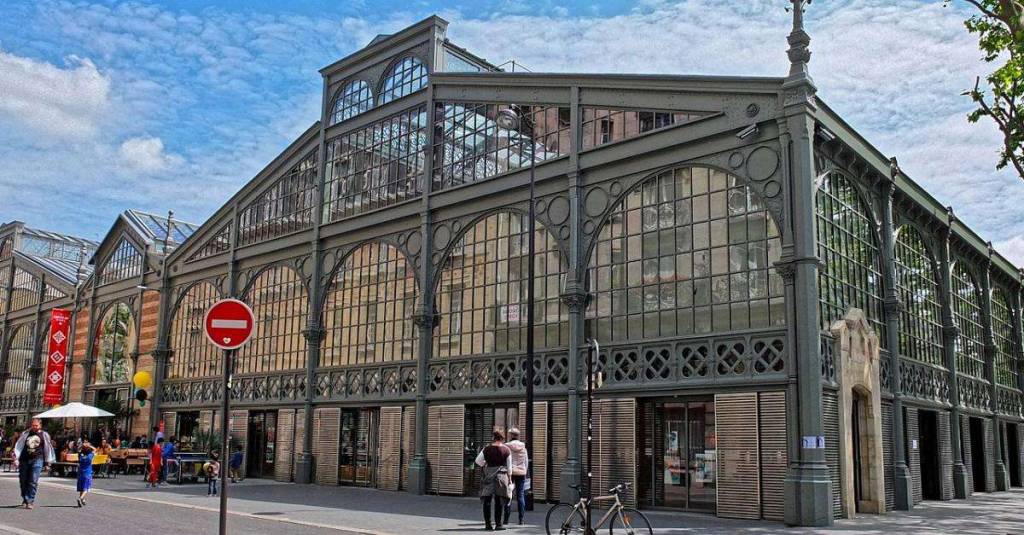 Tia Surica faz franceses sambarem no Festival Brasil Ancestral. Vídeos!