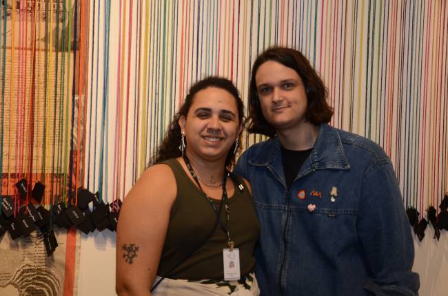 Brune Ribeiro e Theos_