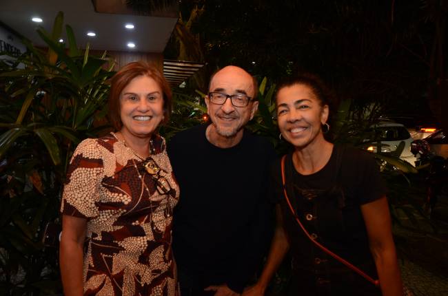 Claudia Calirman com Joaquim Ferreira dos Santos e Lilia Sapucaí