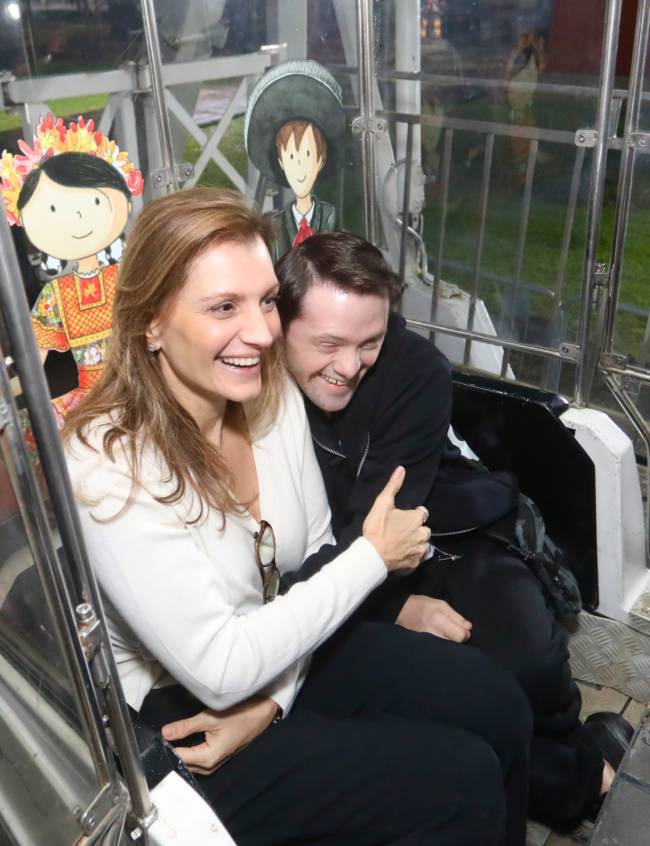 Cristine Paes e Enrico Salvador, um dos diplomados, dias antes do evento