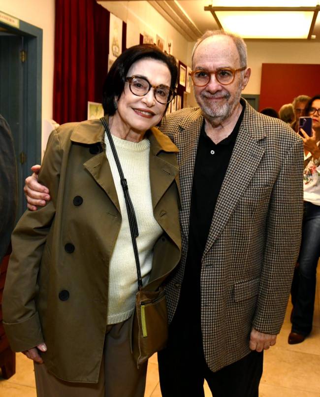 _DSC0502 Maria Lucia Rangel e Sergio Augusto - EXPOSIÇÃO CHICO CARUSO - SET 2025 - CG