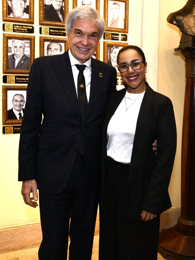 _DSC1445 Volney Pitombo e Carla Santana - VOLNEY PITOMBO - MEDALHA PEDRO ERNESTO - SET 2025 - CG