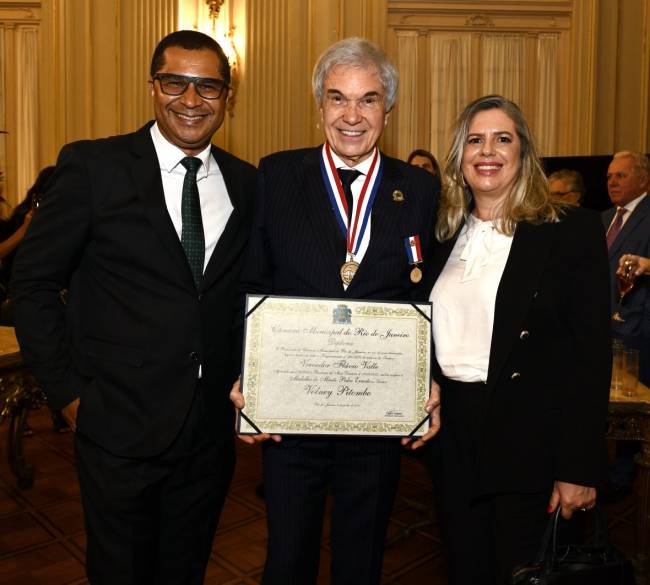 _DSC1642 Antonio Camara , Volney Pitombo e Luciane Camara - VOLNEY PITOMBO - MEDALHA PEDRO ERNESTO - SET 2025 - CG