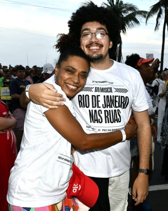 DSC2297 Vilma Melo e seu filho Pedro Schaefer - ATO MUSICAL - RIO DE JANEIRO - SET 2025 - CG