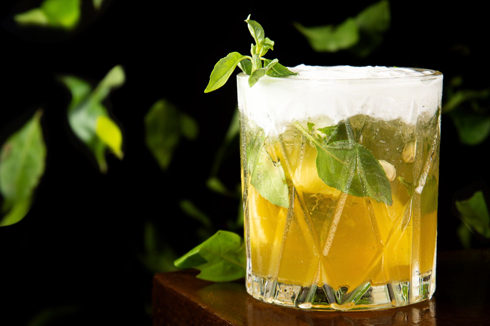 Dida Bar: onil&ecirc; traz cacha&ccedil;a ouro, manjeric&atilde;o e mel.