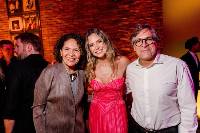 Barbara Pittigliani entre Roberta Damasceno e Paquito Rodriguez