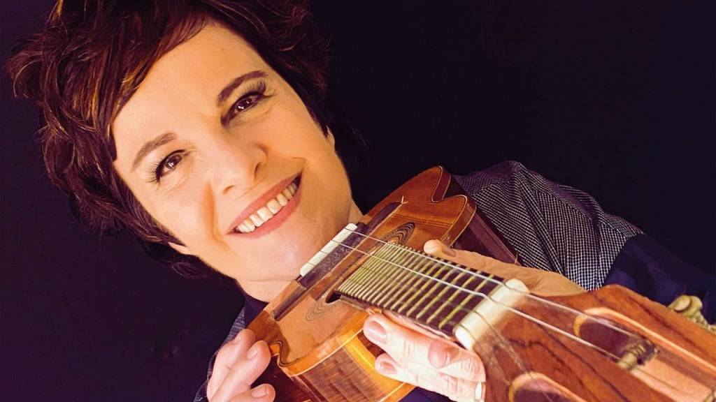 Leila Pinheiro comemora 45 anos de carreira com o show Viva Meu Samba