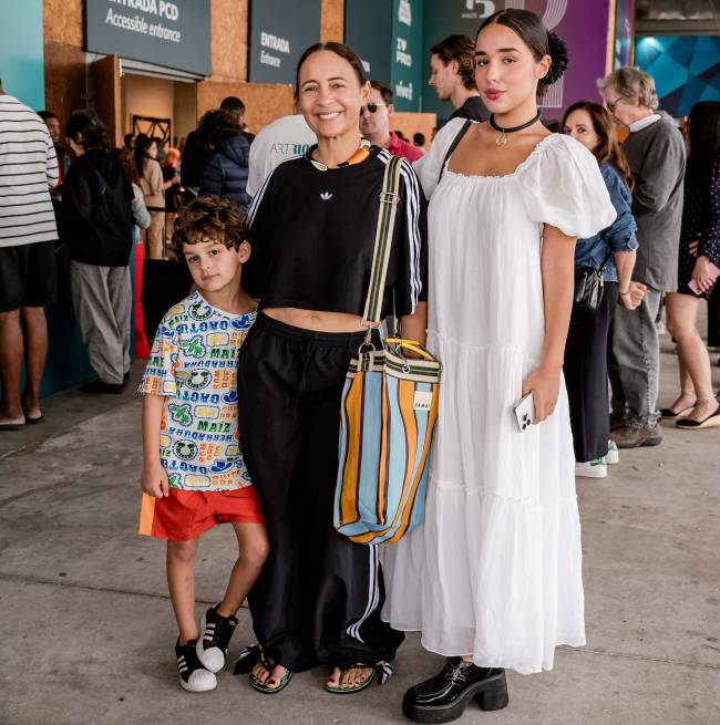 Theo Katia e Manuela Barros cred