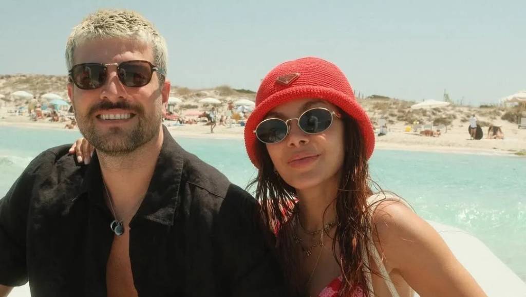 Ficou sério! Anitta conhece a família do namorado em Florianópolis